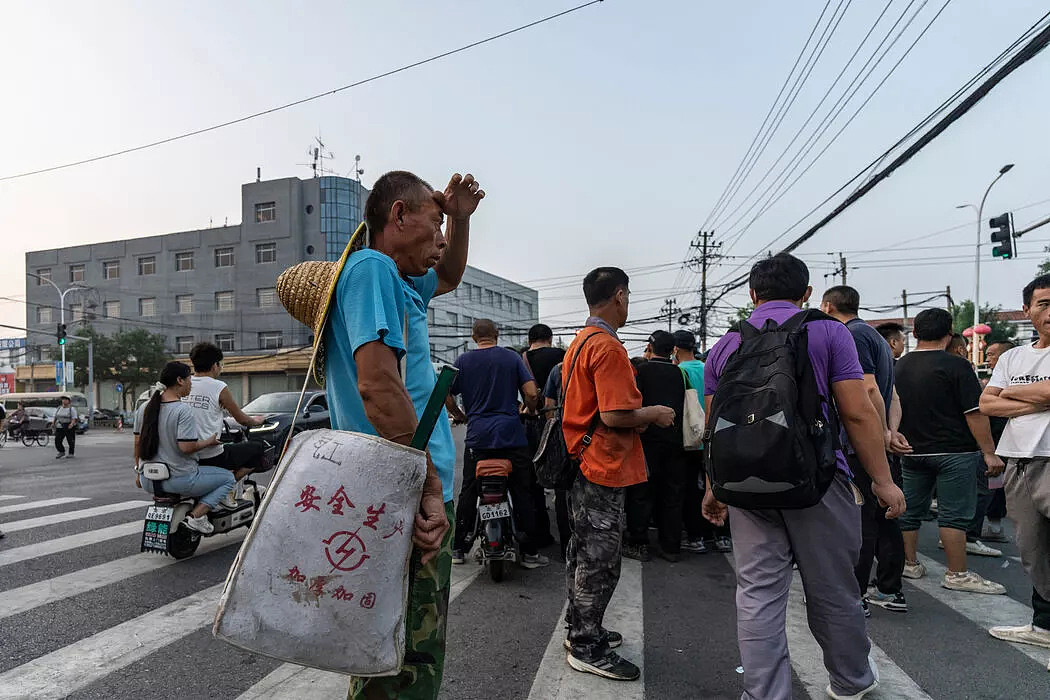中国机器人技术热潮下,被抛弃的蓝领工人 - 2