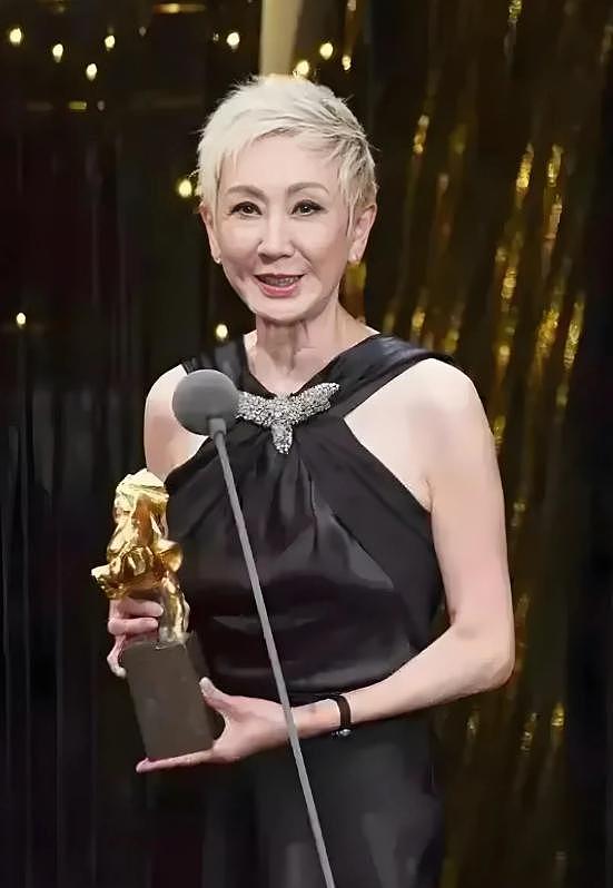 电影人施南生离世，享年75岁，成龙、甄子丹、舒淇、李冰冰等众星发文悼念 - 13