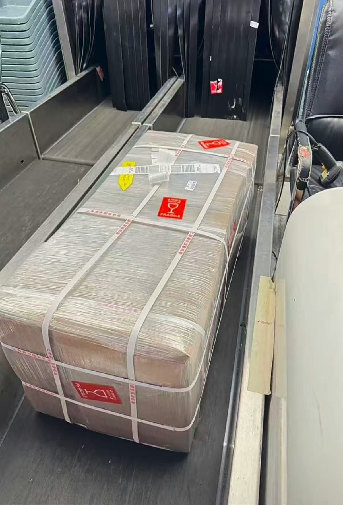 法国男上海出差“人肉”带回空调送九旬母,全套仅¥1412(组图) - 3