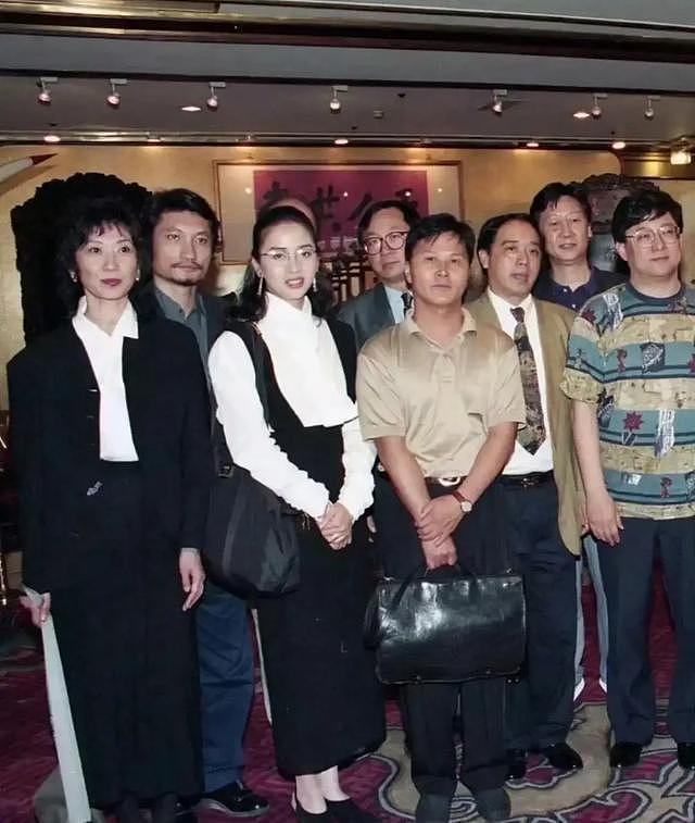 施南生去世,豪宅古董无人继承,遗体捐了,闺蜜林青霞爆更多细节 - 16