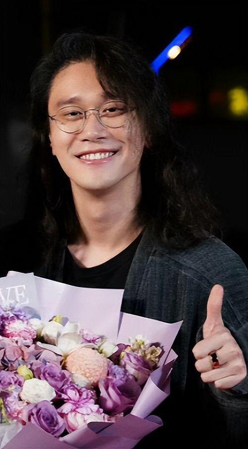 顶流导演恋情被曝!和小13岁女友街头秀恩爱,反倒迎来全网祝福声(组图) - 10