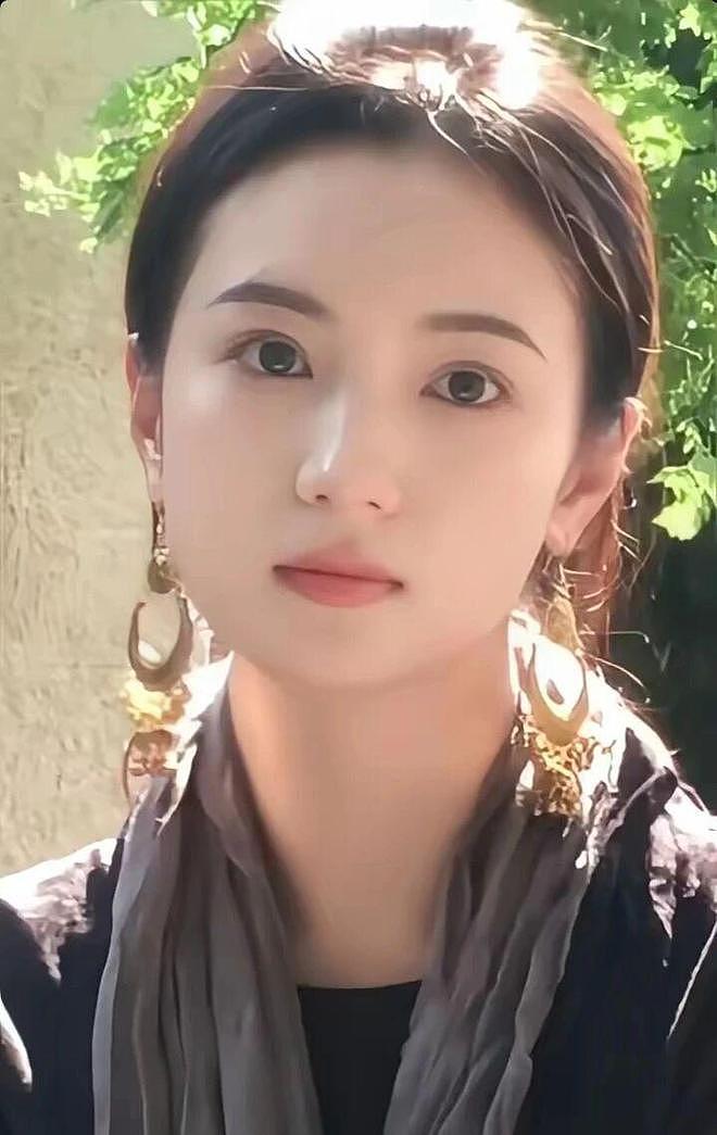 顶流导演恋情被曝!和小13岁女友街头秀恩爱,反倒迎来全网祝福声(组图) - 13