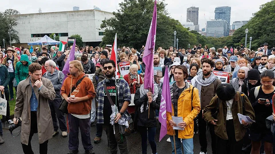 悉尼大学爆游行示威!亲巴亲以抗议者对峙,安保组人墙隔离(组图) - 9