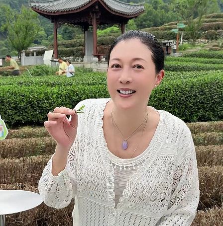 吴绮莉直播揭27年恩怨内幕，成龙放话：执意生下绝不抚养 - 2