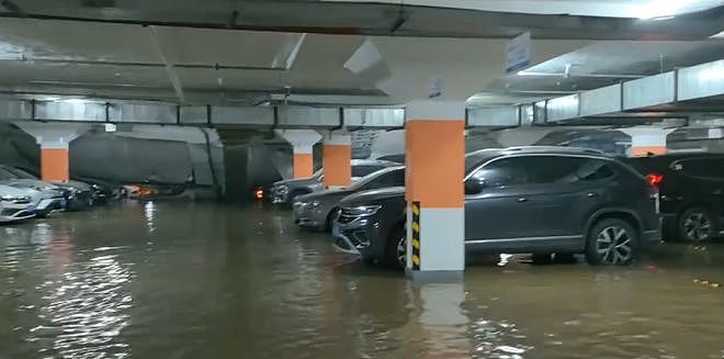 沈阳一小区地库突发塌陷，业主称不敢再住希望退房款 - 2