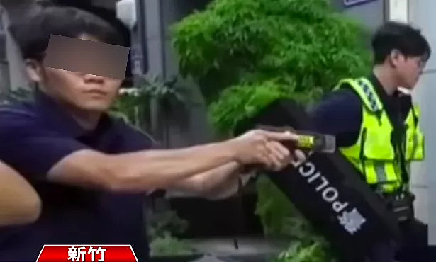学霸教授多刀斩死亲戚，警员开4枪制伏，显赫背景曝光 - 1