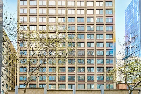 澳写字楼卖价跌破一半:$8300万买入,4年后仅售$3600万 - 1