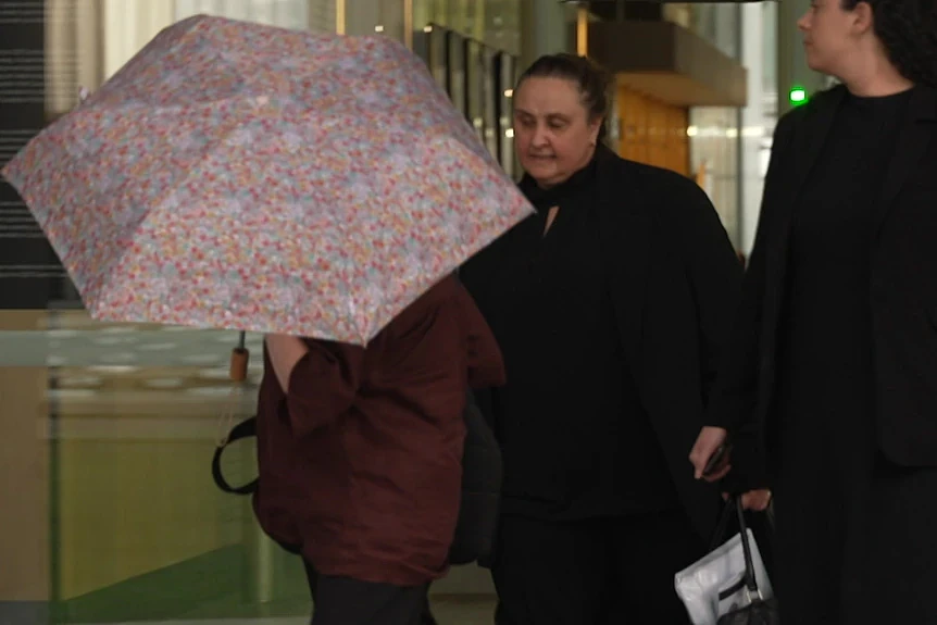 澳民宅惊现“木乃伊”！男子遗体高度腐烂，妻子伴尸生活14个月，继子获刑9年（组图） - 5