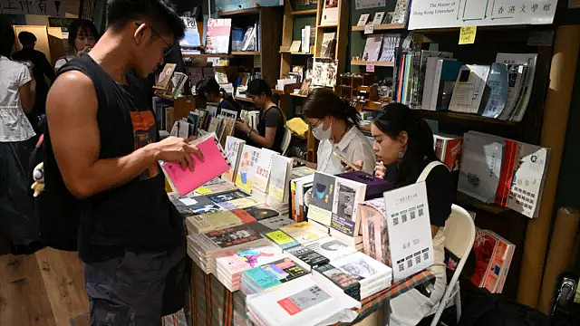 香港“禁书时代”:国安法生效后,那些被下架、点名与检走的书 - 6