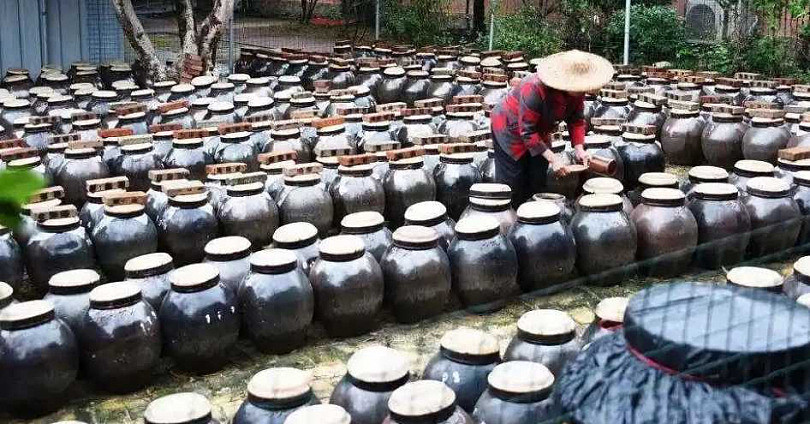 广东女子炖臭屁醋猪脚汤气味浓烈，邻居误以为尸臭报警 - 2