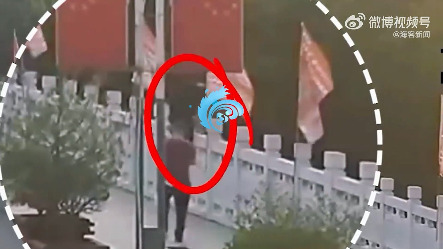 安徽71岁大妈跳4米深河救人!拖回男子后悄悄离开(组图) - 4