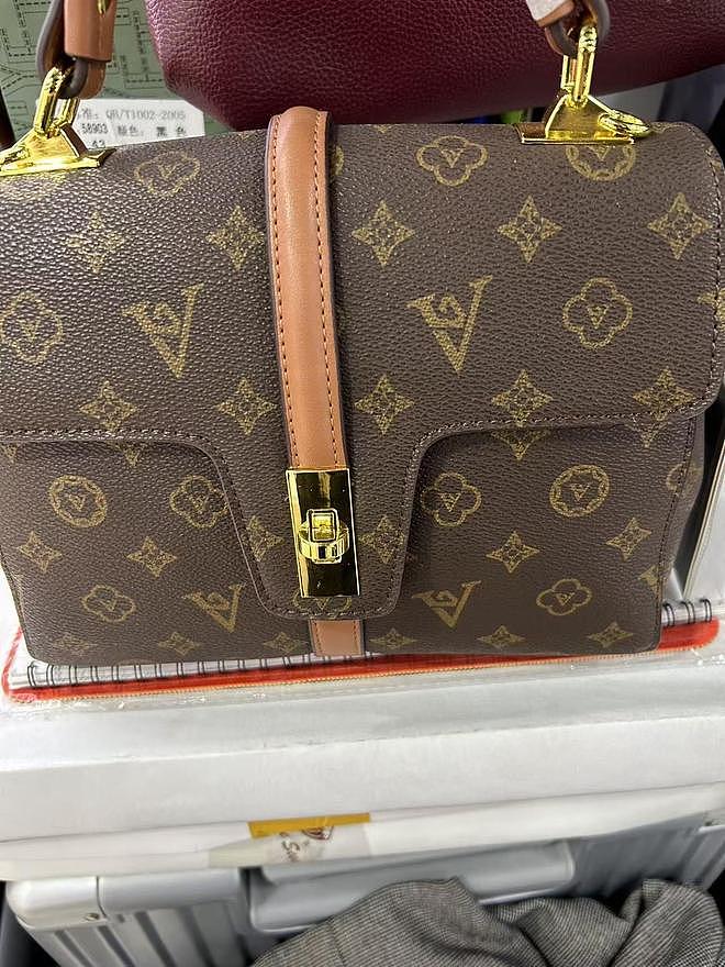 LV起诉宁波一百货店，店主称进货来源合法，一审被判赔4万 - 1