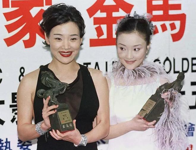 李小璐直播承认无戏可拍，昔日金马影后星途陨落令人唏嘘 - 3