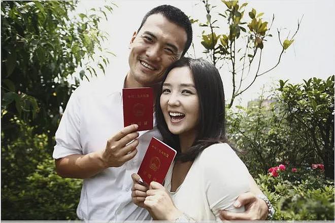 李小璐直播承认无戏可拍，昔日金马影后星途陨落令人唏嘘 - 16
