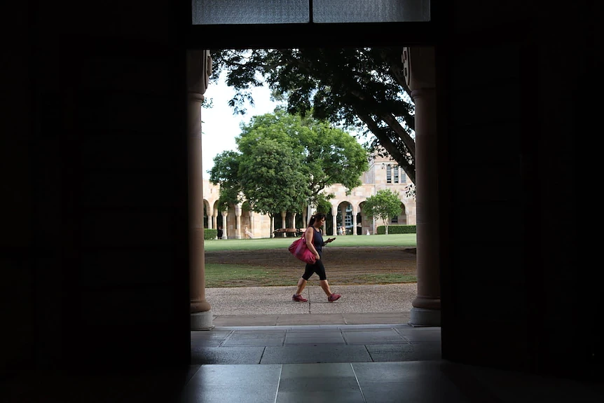 澳毕业生就业计划推高学费,政府承认“失败”!专家:高额学生债务让买房更难(图) - 3