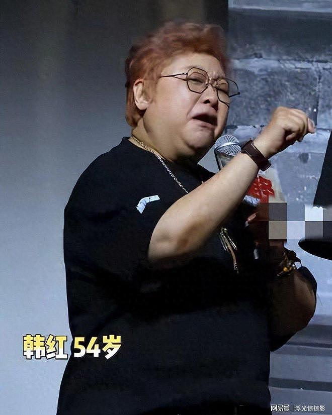 成名曲全靠白嫖?央视表态后,韩红现身被嘲,混血被扒曾拒绝哈佛(组图) - 1