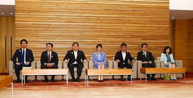 高市早苗力挺，日本宁可让皇室“收养子”也不允许有“女天皇”的背后到底藏着什么？（组图） - 2