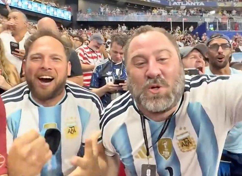 看世界杯遭阿根廷球迷歧视辱骂“杂种”，中国博主向FIFA举报（组图） - 4