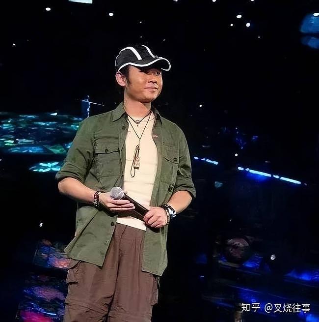 抛下40天女儿与人私奔,刀郎前妻见夫爆红找上门(组图) - 4
