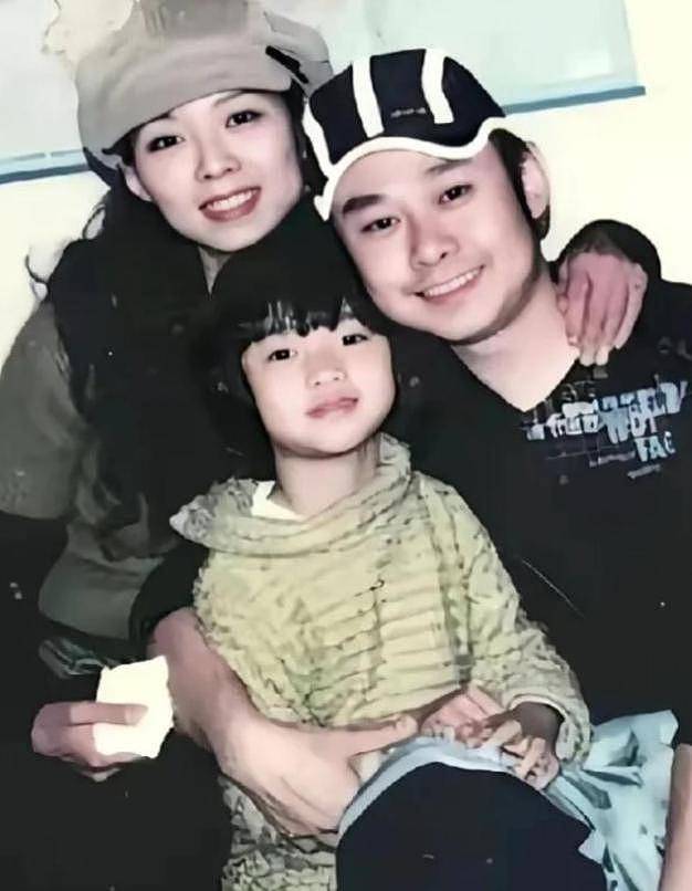 抛下40天女儿与人私奔,刀郎前妻见夫爆红找上门(组图) - 9