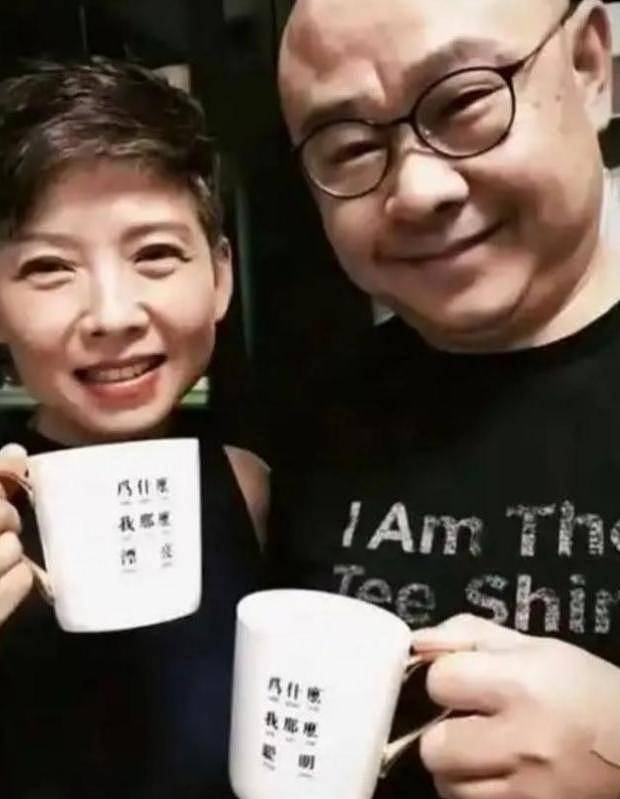 抛下40天女儿与人私奔,刀郎前妻见夫爆红找上门(组图) - 11