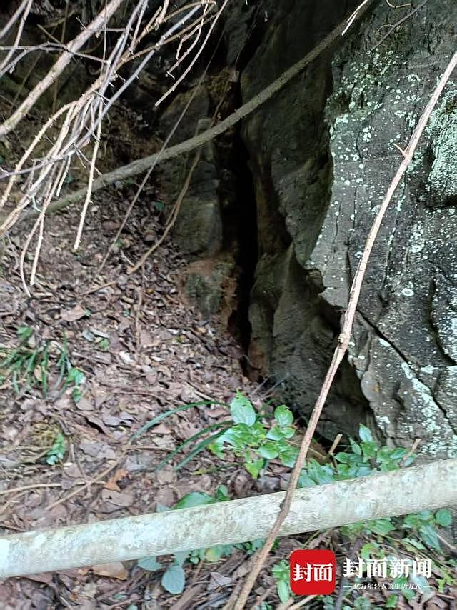 争分夺秒!重庆彭水山体崩塌现场发现生命迹象,居民、志愿者接力支援 - 2
