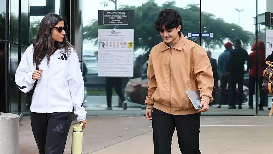 难民在澳驾车冲撞伊朗女足大巴!辩护律师:绝望之举(组图) - 2