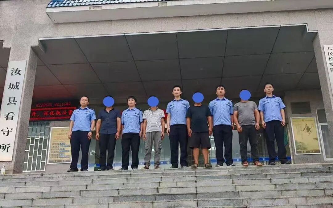 设瞭望哨配对讲机通风报信，湖南破特大盗采稀土案，9人当庭认罪 - 4