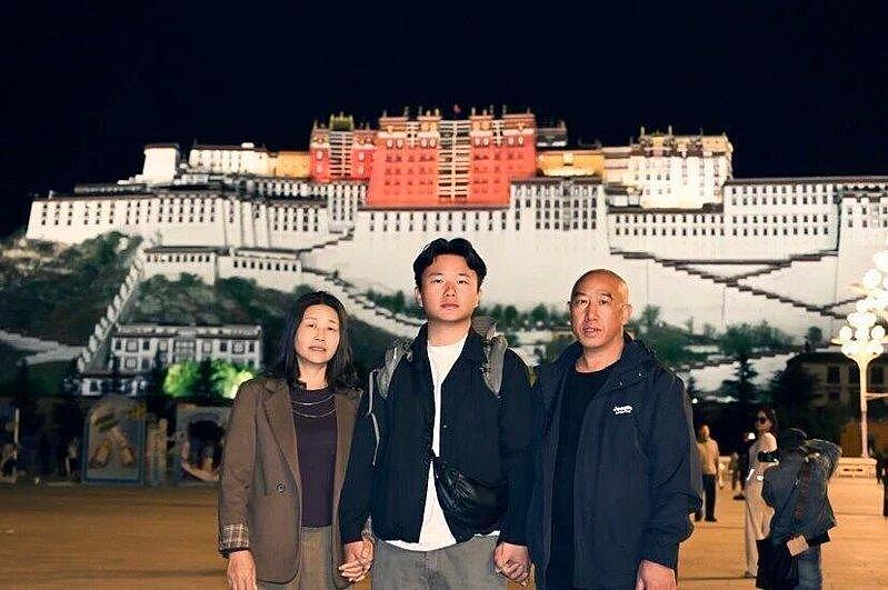 广东小伙带父母圆梦!花2.5万打车去西藏,7天开3475公里(组图) - 1
