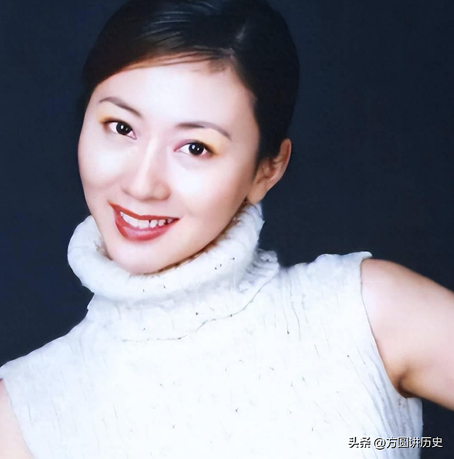 49岁仍单身!曾因“全裸写真”遭全网唾骂,现在她活成了这样! - 11