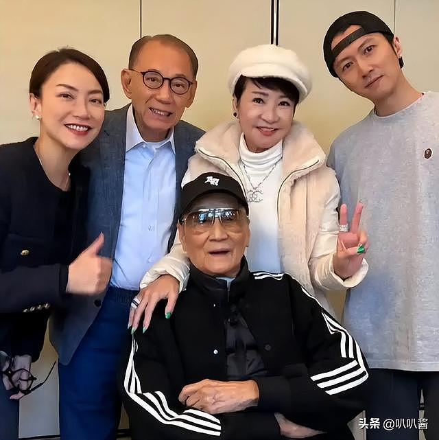 谢贤讣告发布仅1天,荒唐的一幕接连出现,不止私生活被扒底朝天 - 12