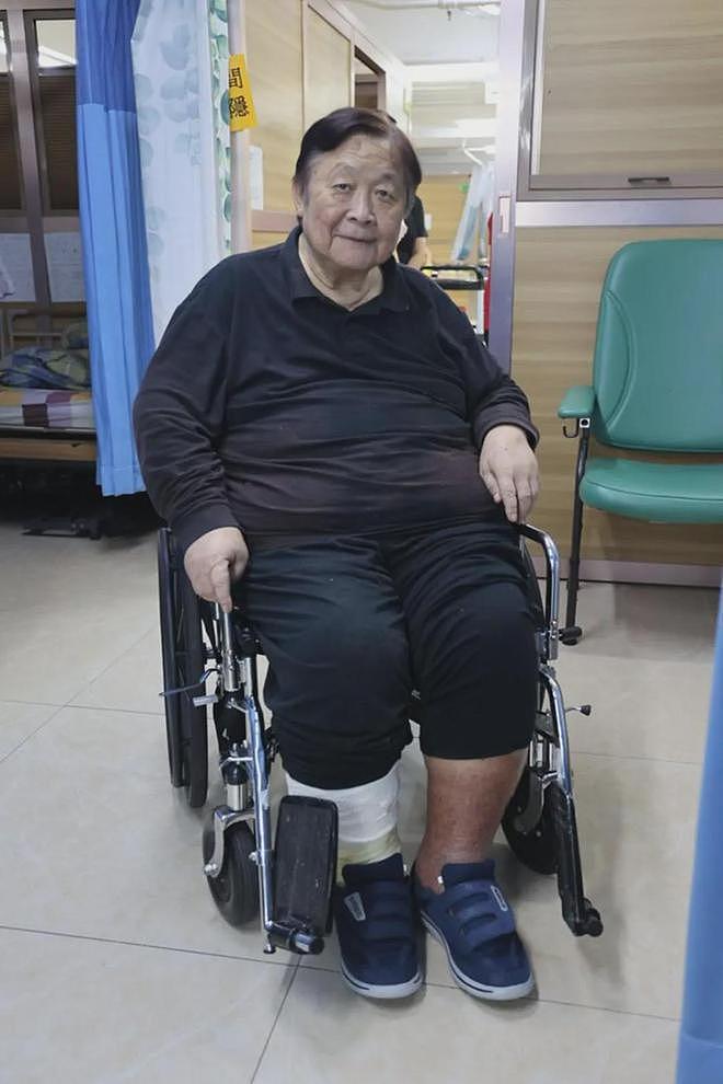 73岁港星遭弃养!一年半没洗澡肉烂见骨,老艺人有娃却在养老院等死 - 11