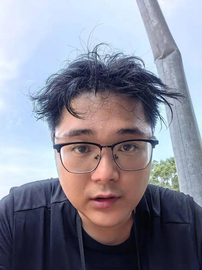 29岁四川小伙广西救灾劳累离世,徒步6小时背物资进灾区 - 4