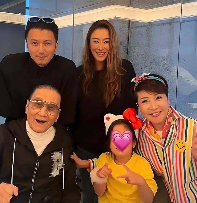 瞒不住了,谢贤死因曝光,港媒曝他火葬内幕,难怪狄波拉哭红了眼 - 11