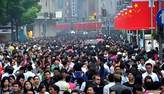 联合国发警告,中国人口恐从14亿“腰斩”至5.2亿!为何发钱年轻人也不生?(组图) - 17
