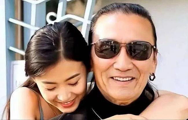 谢贤死因曝光，港媒曝火葬内幕，难怪她哭红眼（组图） - 3