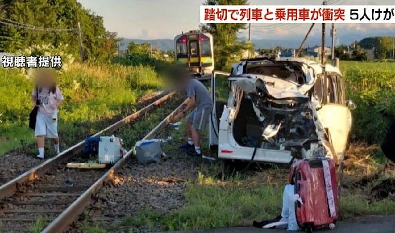 1死10伤！香港游客在日本自驾游车祸频发，租车公司：经验不足（组图） - 2