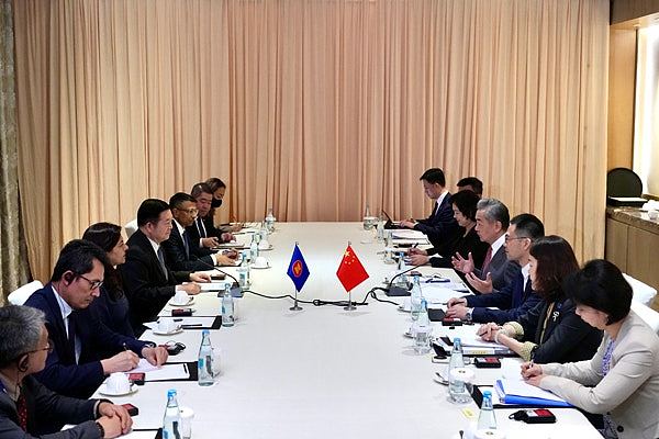 王毅晤东盟秘书长谈南海问题,称菲律宾军警部份势力蓄意挑衅(组图) - 2