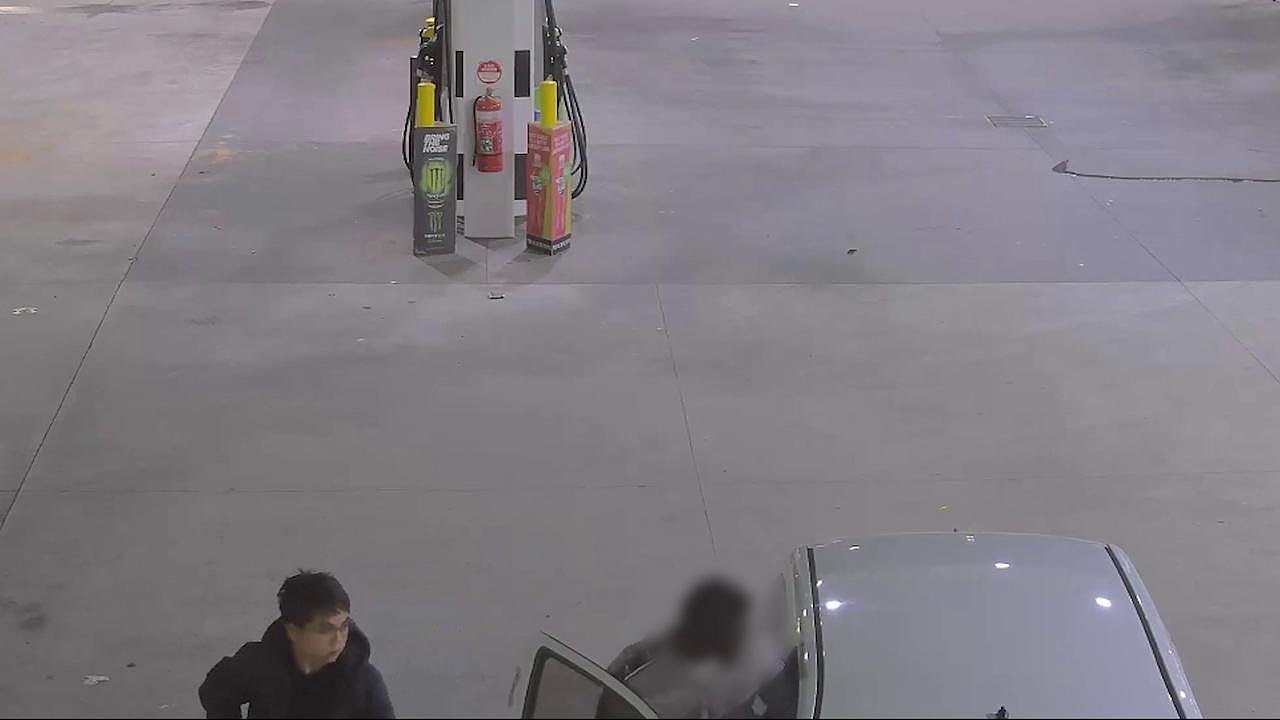 澳华男家门口遭枪手“处决”，其兄卷入“活埋案”！警方公布监控画面（视频/组图） - 1