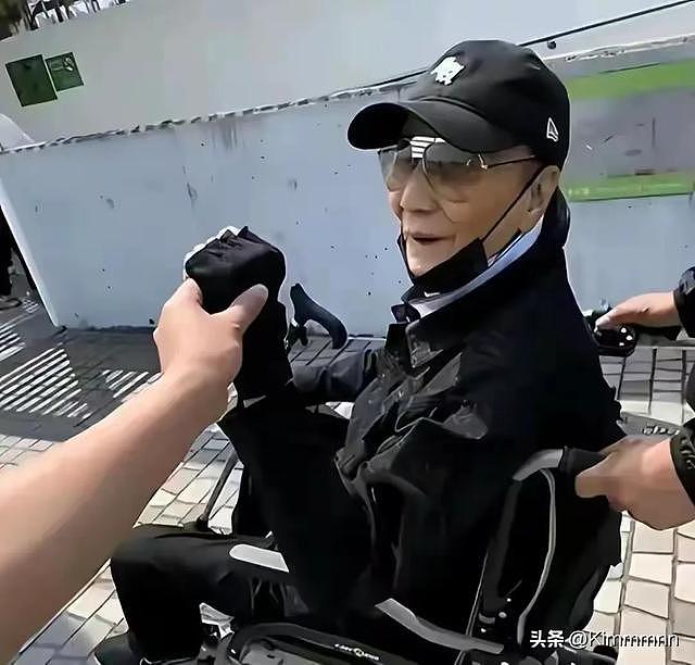 谢贤原配崩溃曝隐私,两人婚变主因不是狄波拉,结扎原因藏不住了 - 8