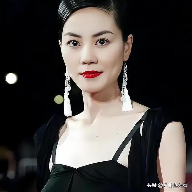 同居12年无名分？谢贤离世后，王菲尴尬处境曝光，体面尽无 - 3