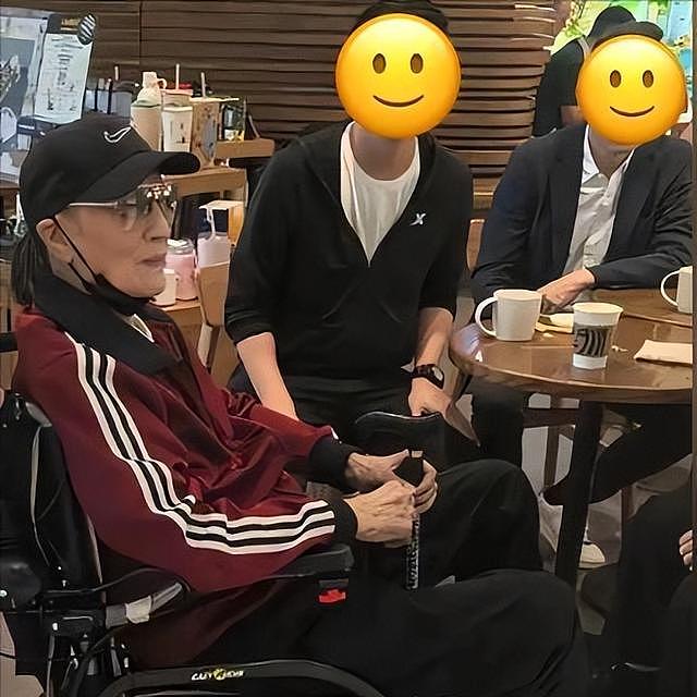 谢贤已被火葬！前妻狄波拉一身白衣，眼睛哭肿双手合十，两孙子在场（组图） - 14