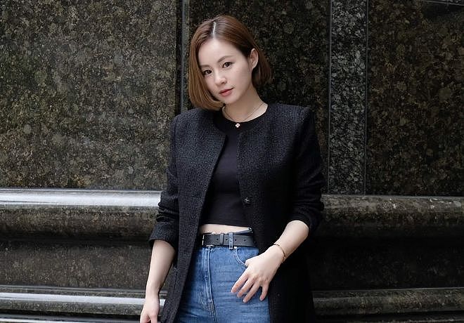 香港知名女星含泪宣布与闺蜜断交，对方欠债不还，失联长达半年 - 4