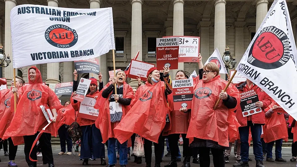 维州3.5万名教师大罢工！政府28.3%加薪方案遭工会否决（组图） - 2