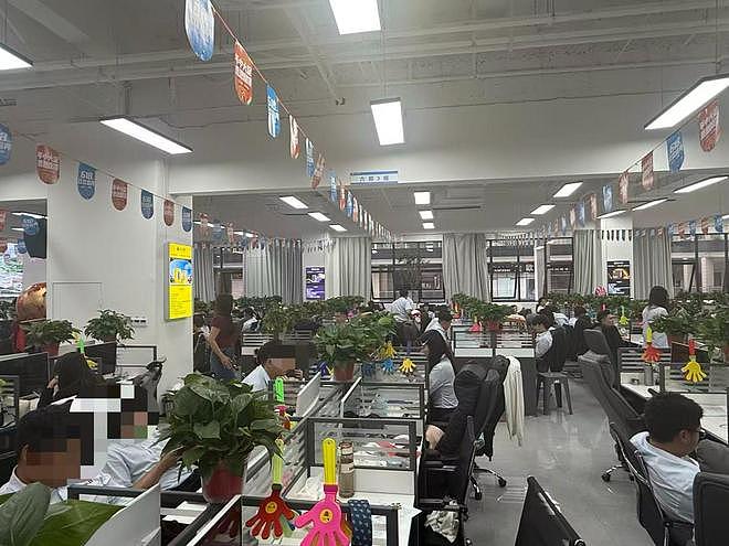 贵州“卖酒女”骗局曝光：男员工扮美女诱骗中年男性，成本几十元卖上千元 - 10