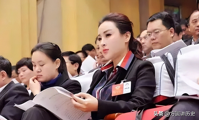 她从央视离职,嫁国足队长为妻,如今全家定居广东已是企业家 - 12