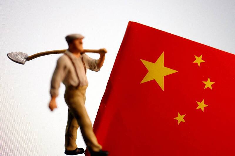 中国荣登“全球最自恋国家“第3名，成功超英赶美 - 2