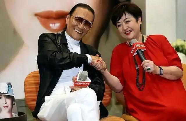 甄珍哭着说:谢贤去年就认不得人了,反复问同一个问题,连老朋友都叫不出名字 - 4
