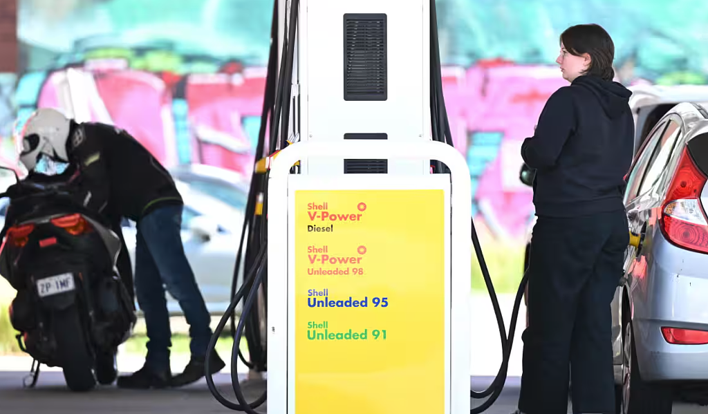 澳油价或再度高于每升$2！经济学家称油价冲击恐非一次性 - 1