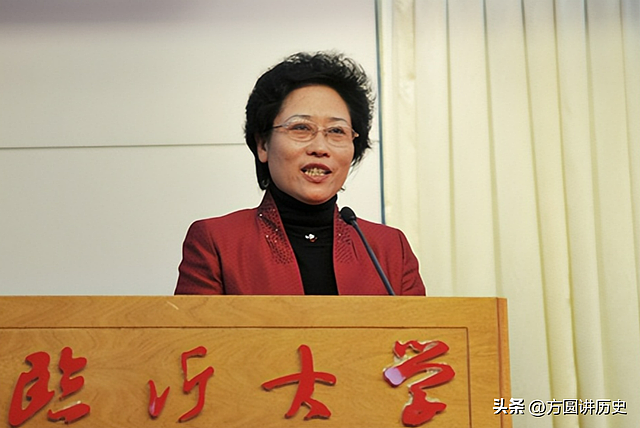 山东“变脸女书记”:“拼命三娘”贪千万,“拼单”买别墅露马脚 - 3